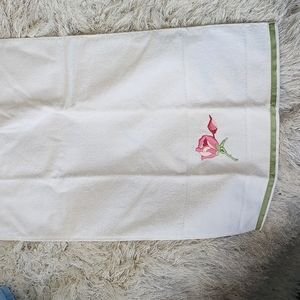 1 Spring Maid Large Hand Towel. NWOT. Bought in 10/27/03.
